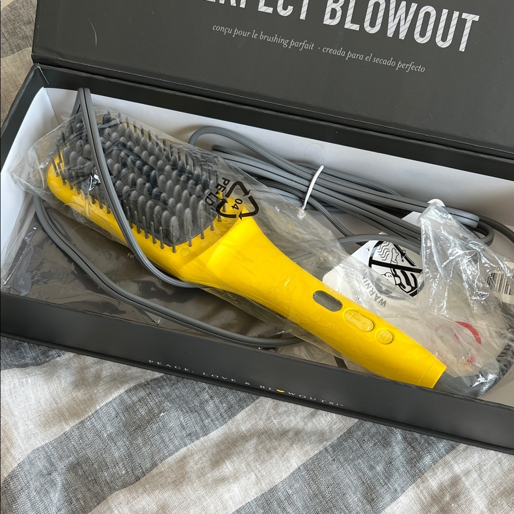 Drybar Yellow Heated Straightening Brush - Picture 2 of 2